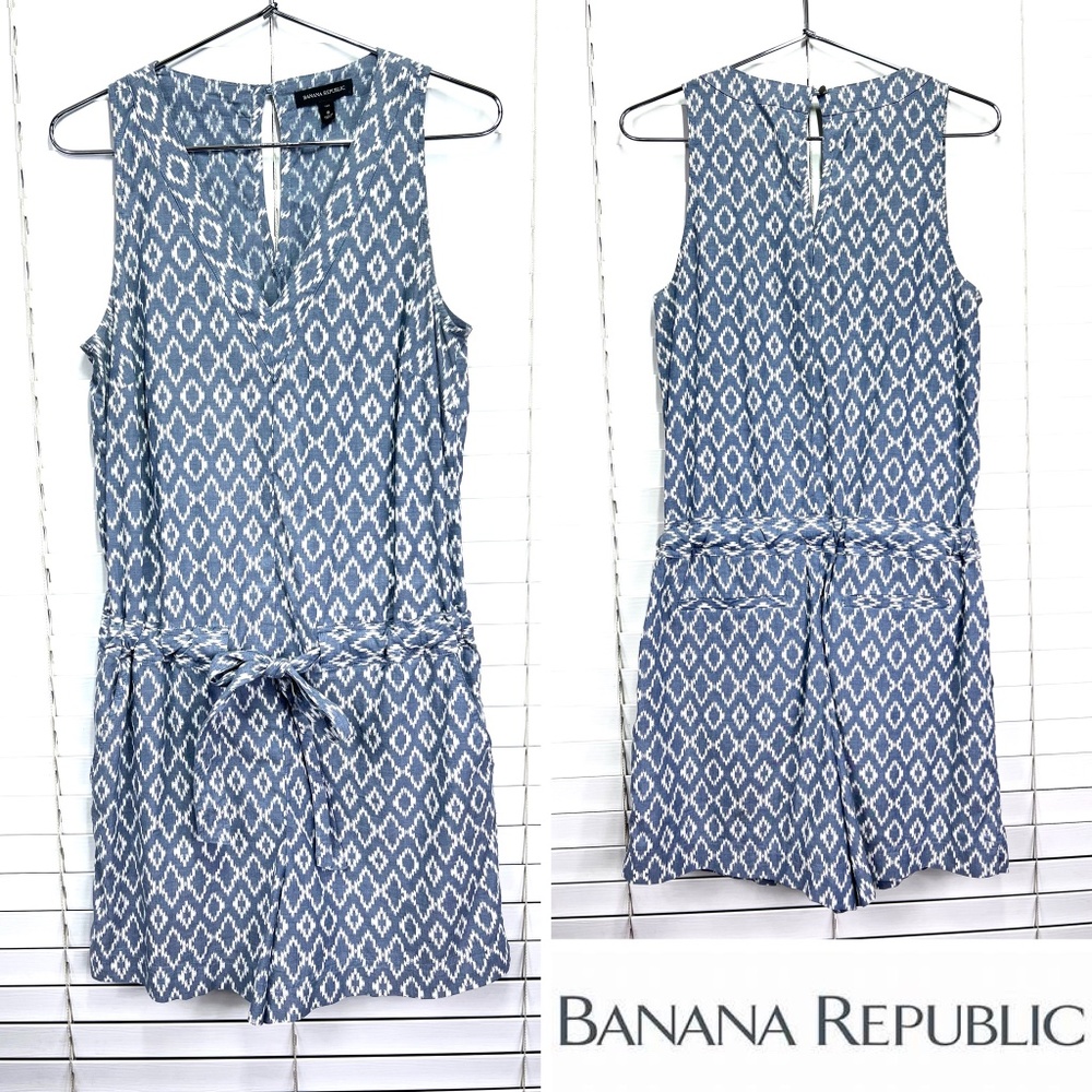 🚫SOLD! NWOT |•BANANA REPUBLIC•| Blue & White Print Shorts Romper Size 6 Tall - Picture 1 of 12